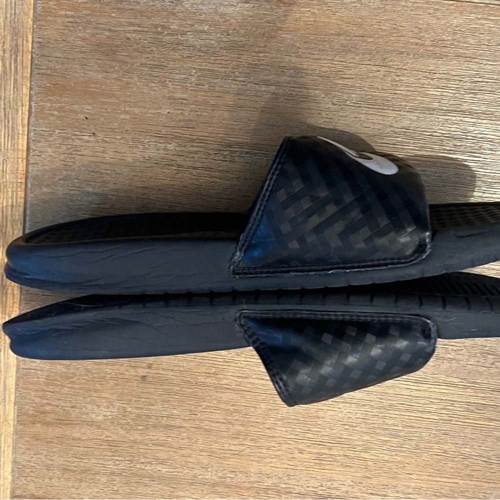 Nike Black Slides with White Logo Women’s 8 - Picture 6 of 7